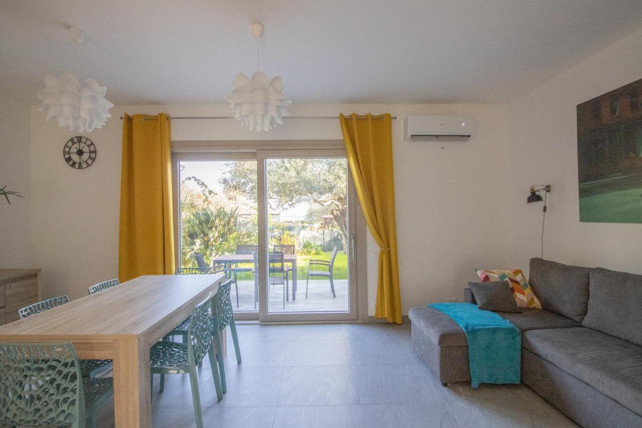 Domek Villa A 100Mt Dalla Spiaggia Капотера Екстериор снимка