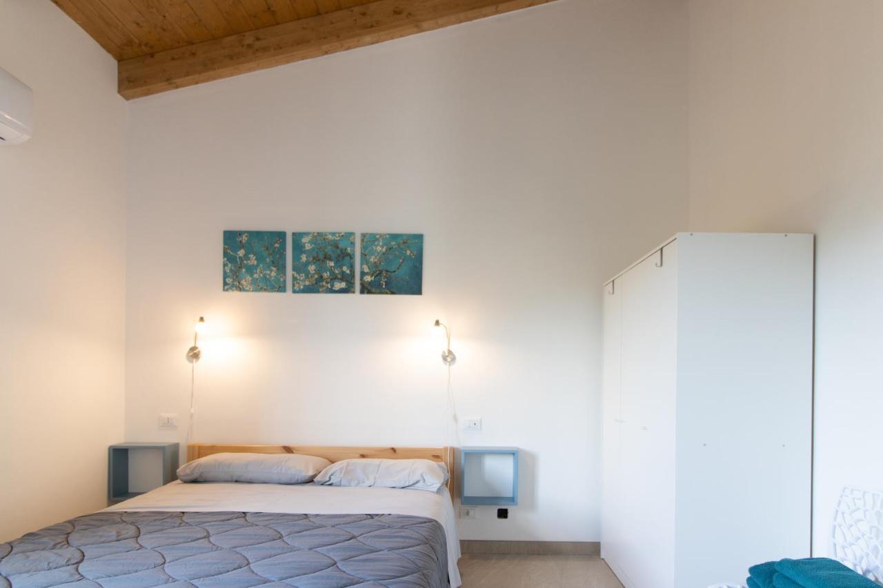 Domek Villa A 100Mt Dalla Spiaggia Капотера Екстериор снимка