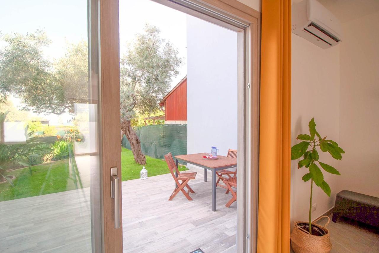 Domek Villa A 100Mt Dalla Spiaggia Капотера Екстериор снимка